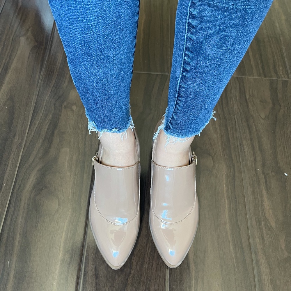 Nude casual shoes